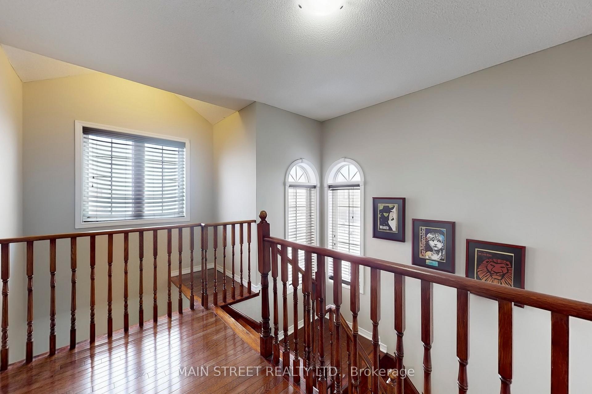 Photo 22 of 58 Tudor Crescent, Barrie, Innis-Shore — HOMEH
