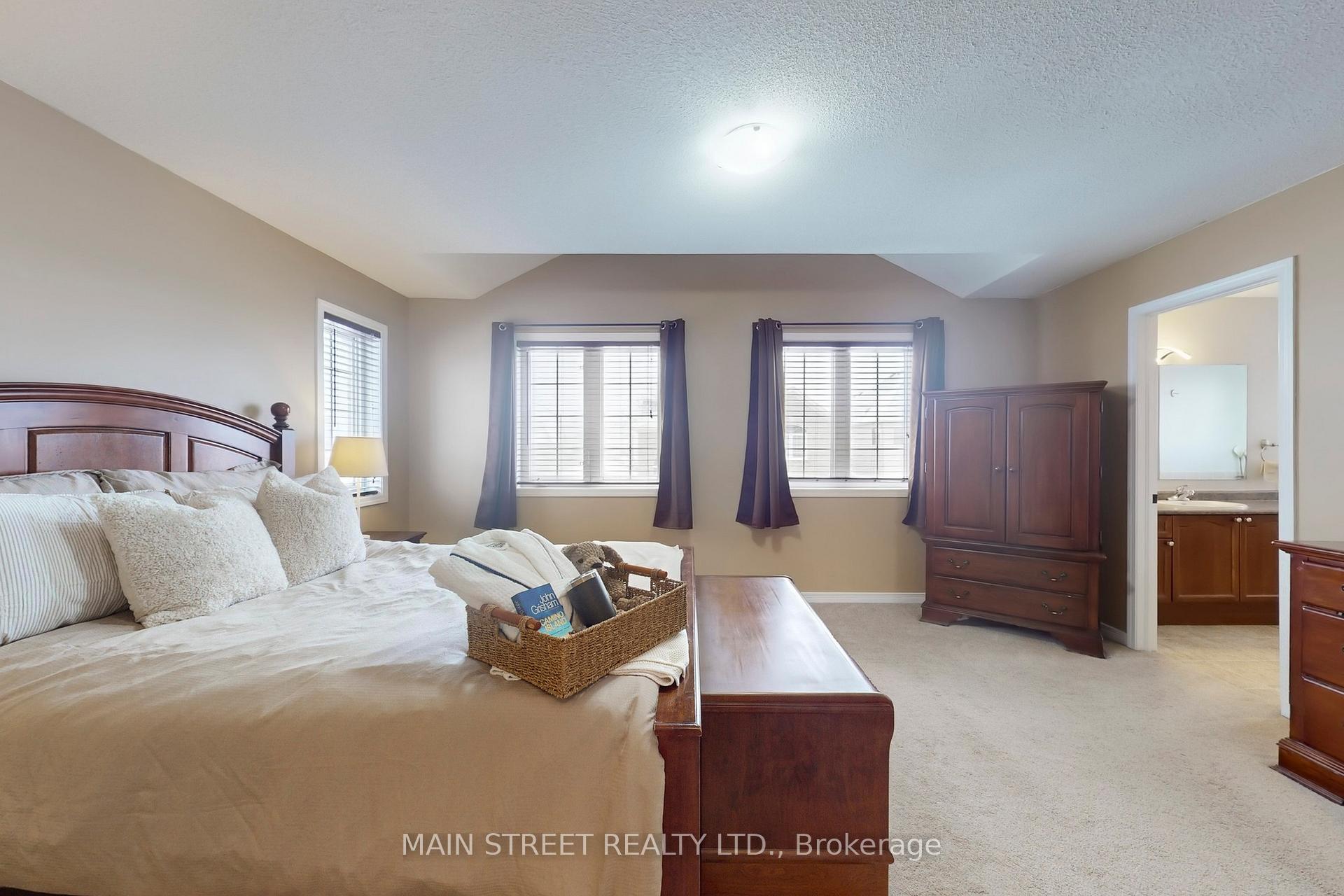 Photo 24 of 58 Tudor Crescent, Barrie, Innis-Shore — HOMEH