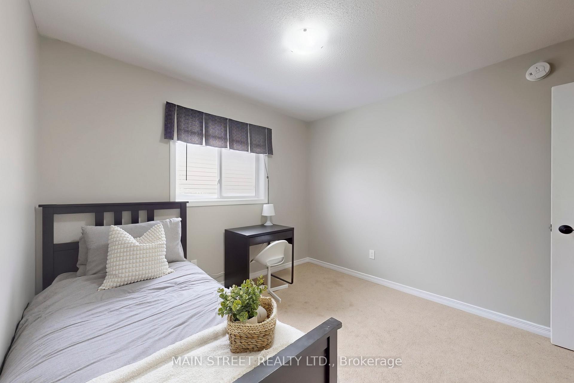 Photo 29 of 58 Tudor Crescent, Barrie, Innis-Shore — HOMEH