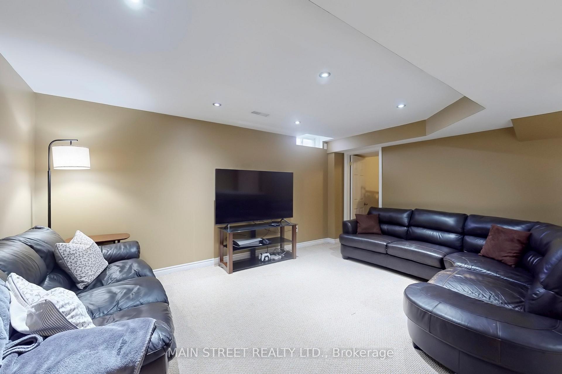 Photo 31 of 58 Tudor Crescent, Barrie, Innis-Shore — HOMEH