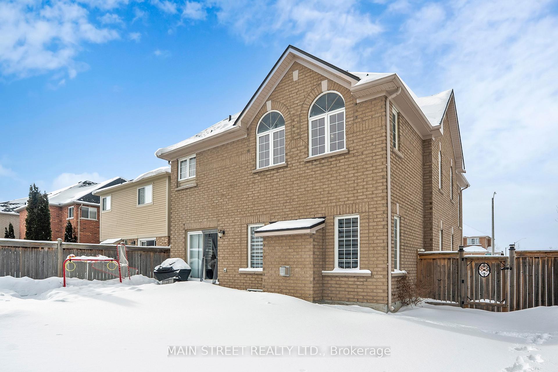 Photo 36 of 58 Tudor Crescent, Barrie, Innis-Shore — HOMEH