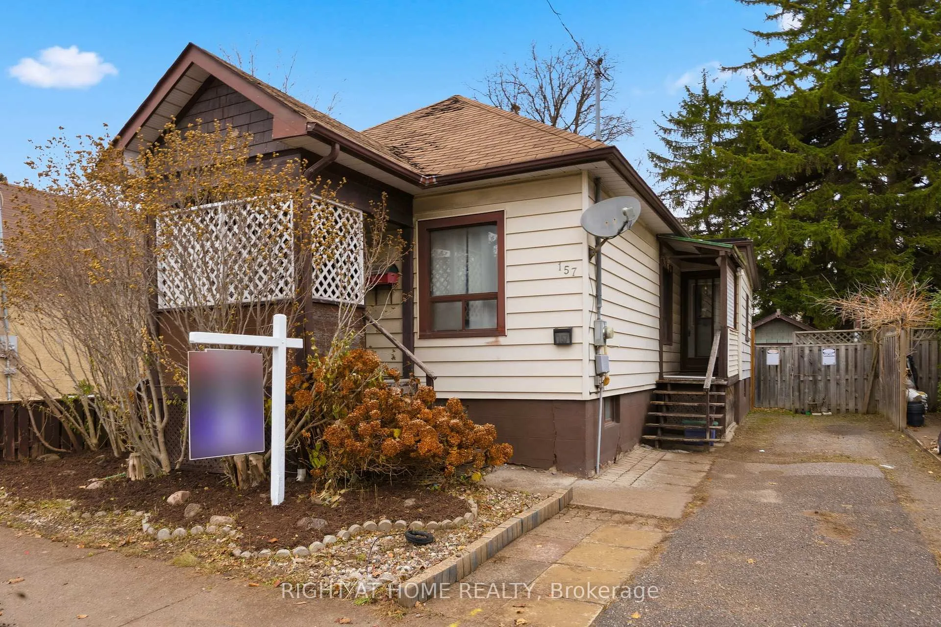 Photo 1 of 157 Park Road S, Oshawa, Vanier — HOMEH