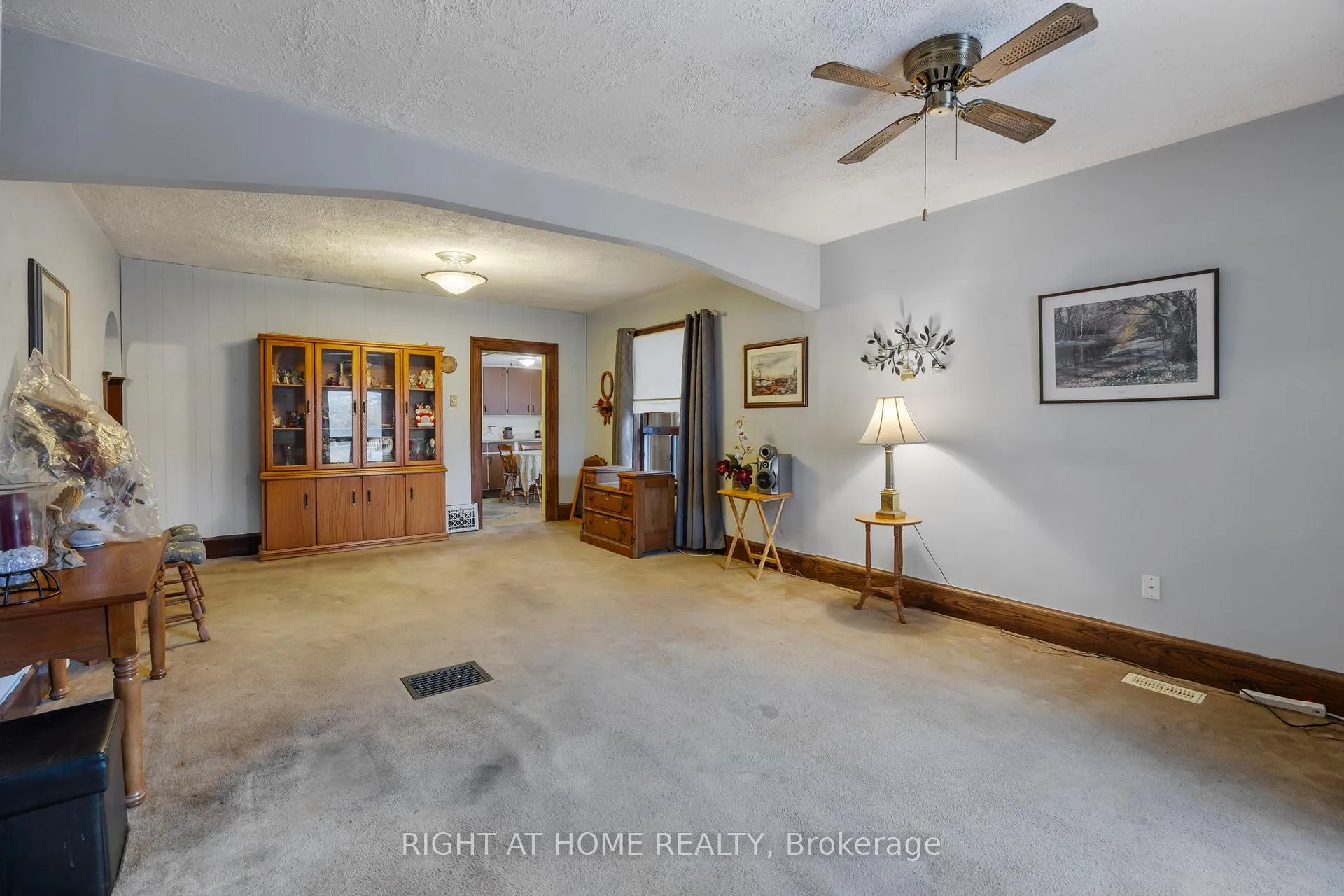Photo 5 of 157 Park Road S, Oshawa, Vanier — HOMEH