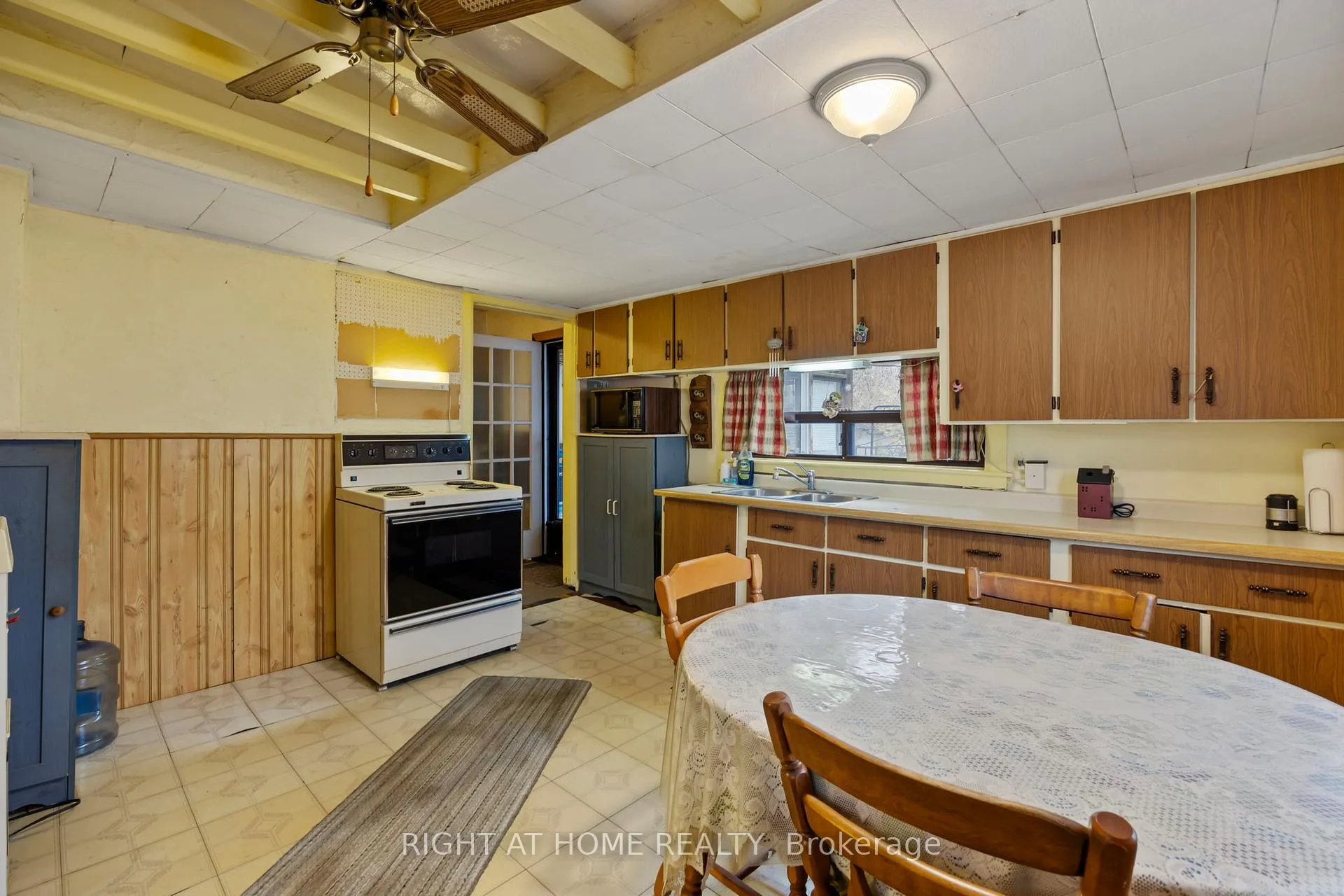 Photo 8 of 157 Park Road S, Oshawa, Vanier — HOMEH
