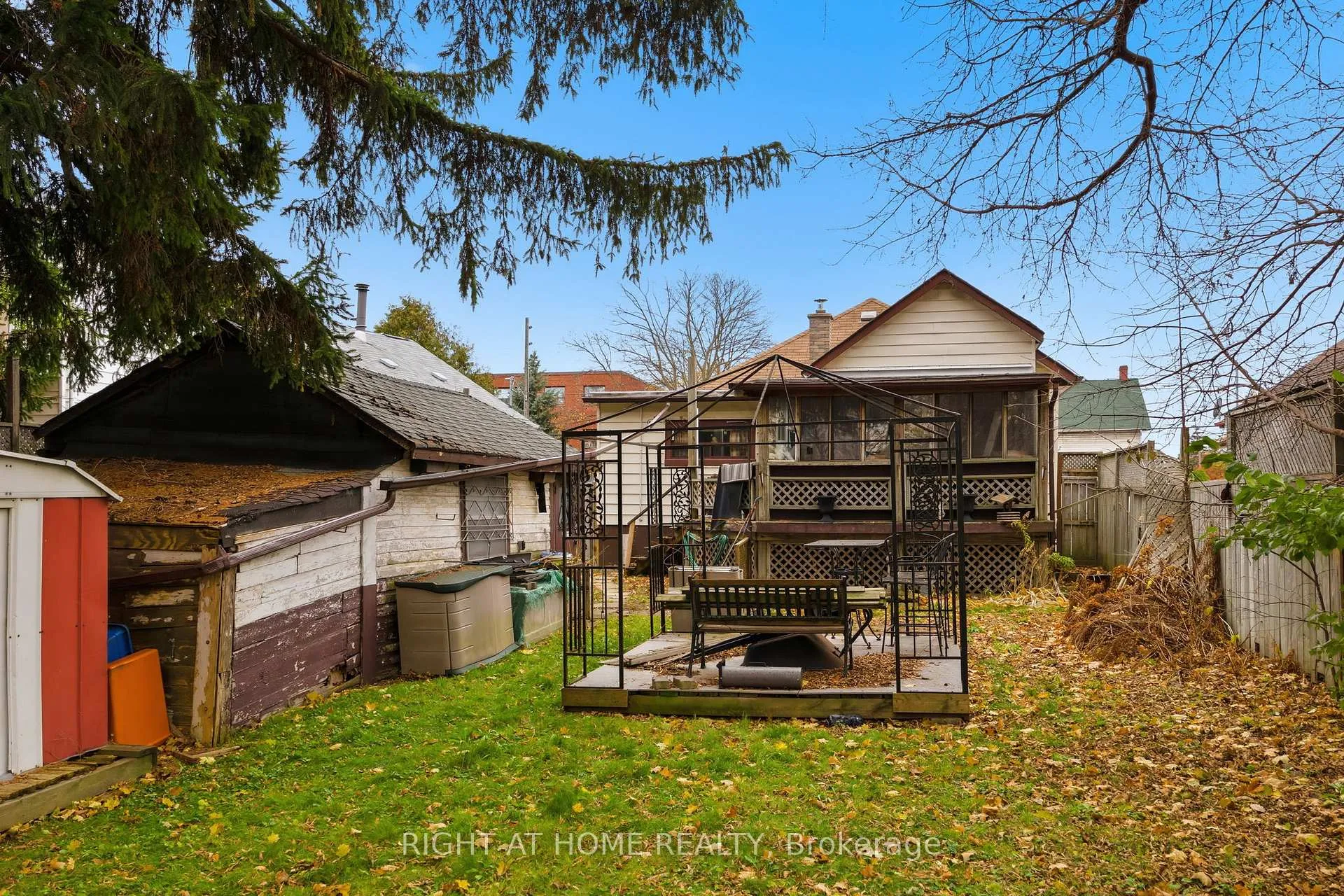 Photo 18 of 157 Park Road S, Oshawa, Vanier — HOMEH
