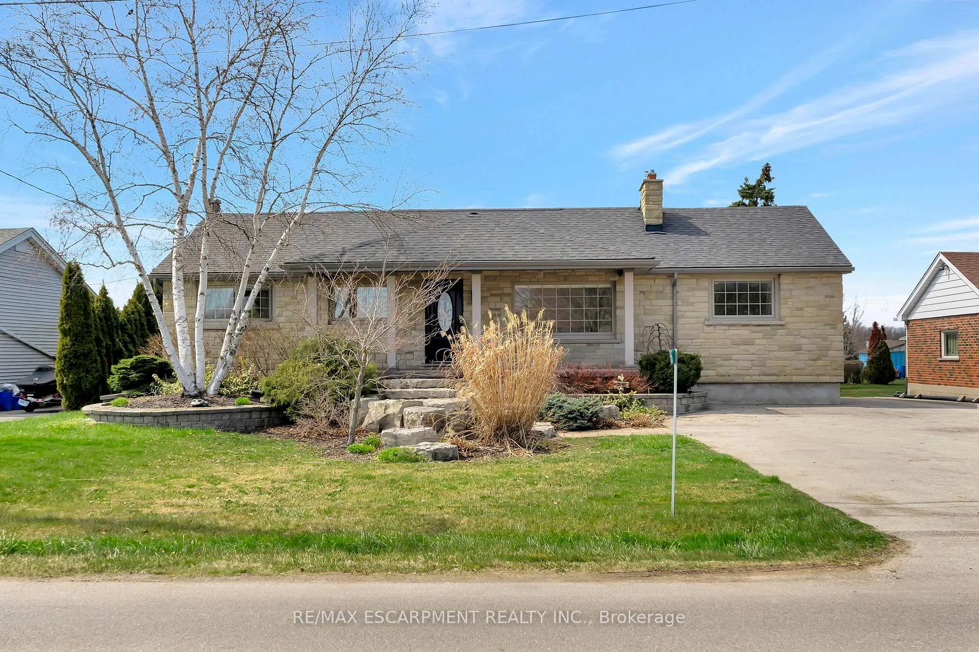 Photo 1 of 565 Second Road, Hamilton, Stoney Creek — HOMEH