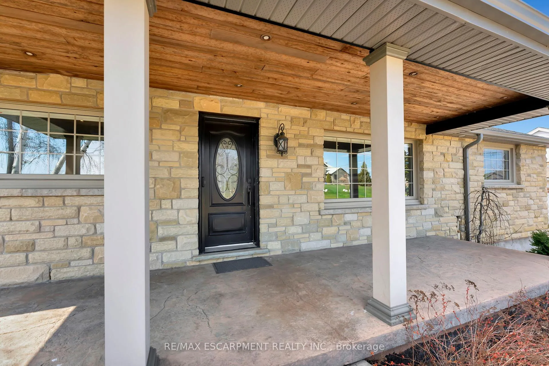 Photo 4 of 565 Second Road, Hamilton, Stoney Creek — HOMEH
