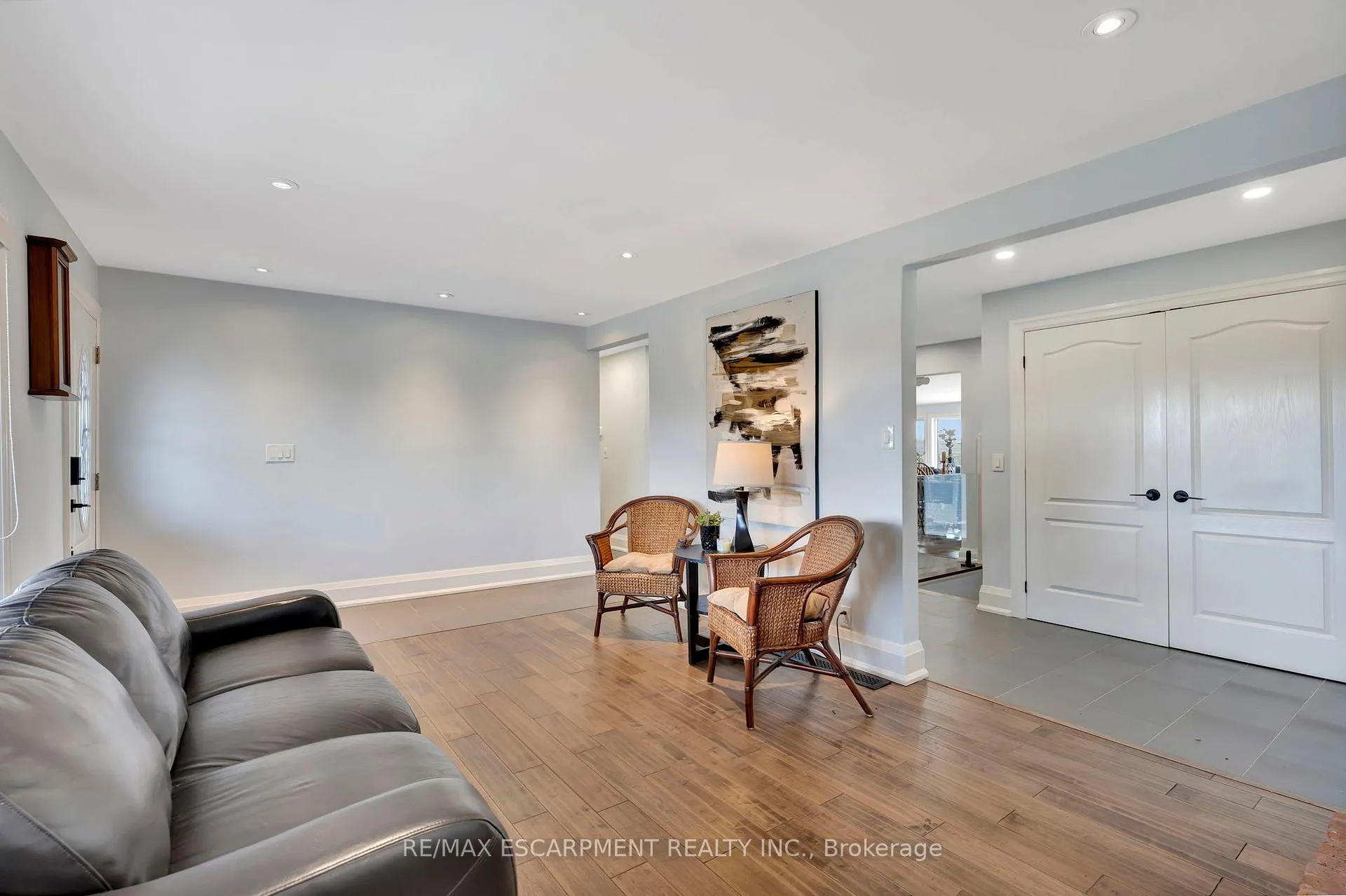 Photo 8 of 565 Second Road, Hamilton, Stoney Creek — HOMEH