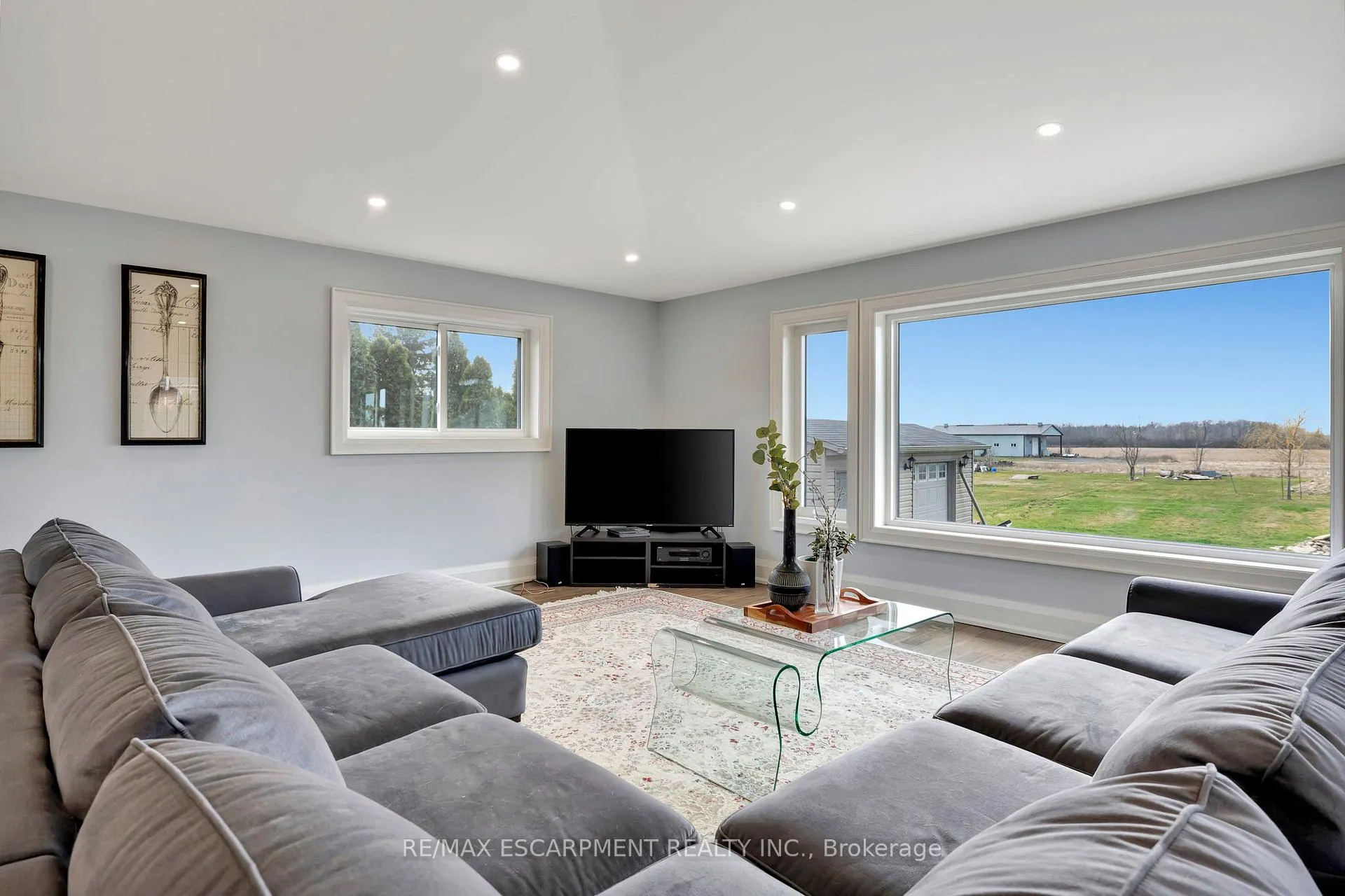Photo 16 of 565 Second Road, Hamilton, Stoney Creek — HOMEH