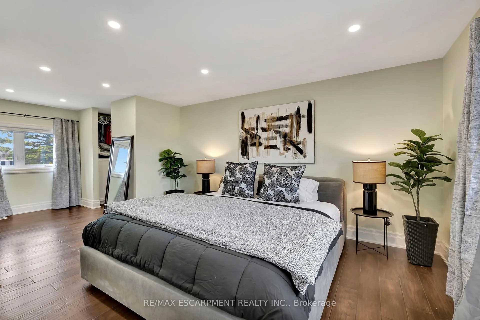 Photo 18 of 565 Second Road, Hamilton, Stoney Creek — HOMEH