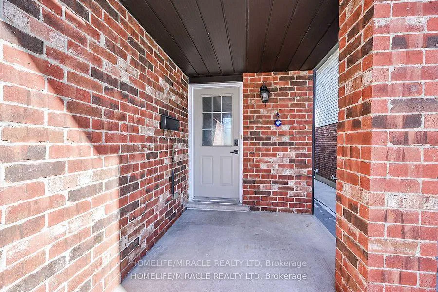 Photo 3 of 226 Spring valley Crescent E, Hamilton, Kernighan — HOMEH