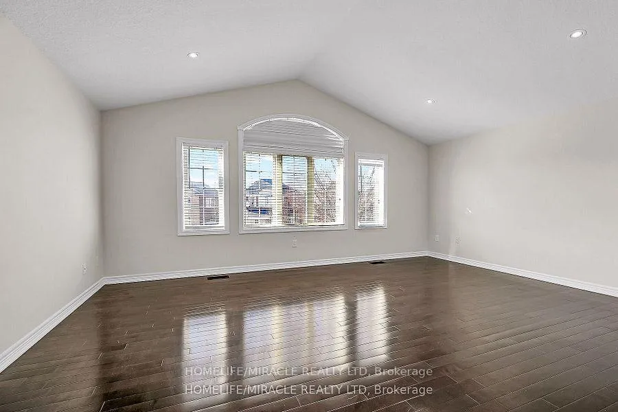 Photo 21 of 226 Spring valley Crescent E, Hamilton, Kernighan — HOMEH