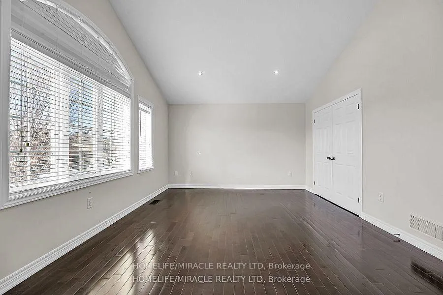 Photo 22 of 226 Spring valley Crescent E, Hamilton, Kernighan — HOMEH