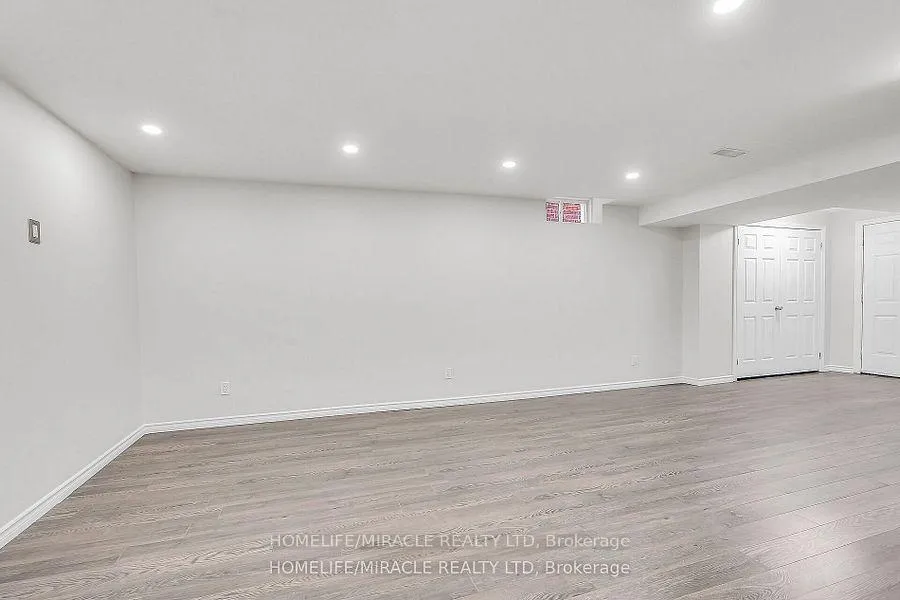 Photo 37 of 226 Spring valley Crescent E, Hamilton, Kernighan — HOMEH