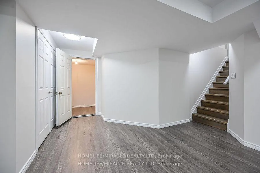 Photo 44 of 226 Spring valley Crescent E, Hamilton, Kernighan — HOMEH