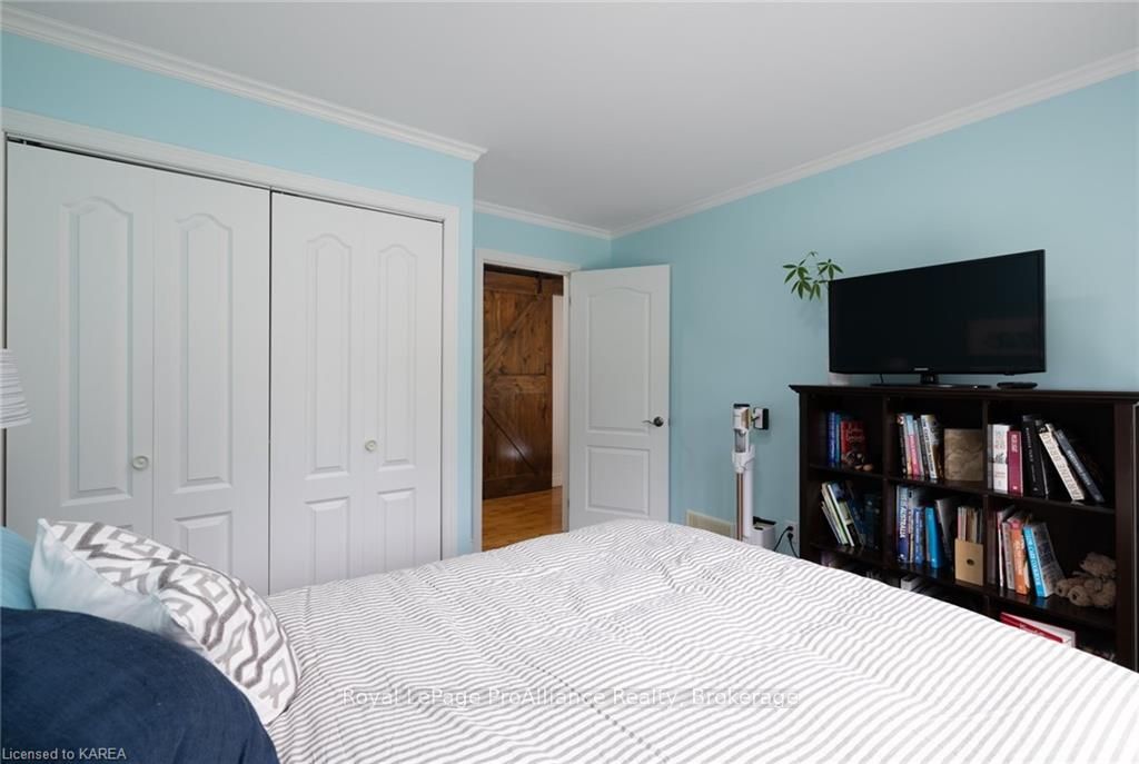 Photo 9 of 407 Dean Smith Road, Frontenac, Frontenac South — HOMEH