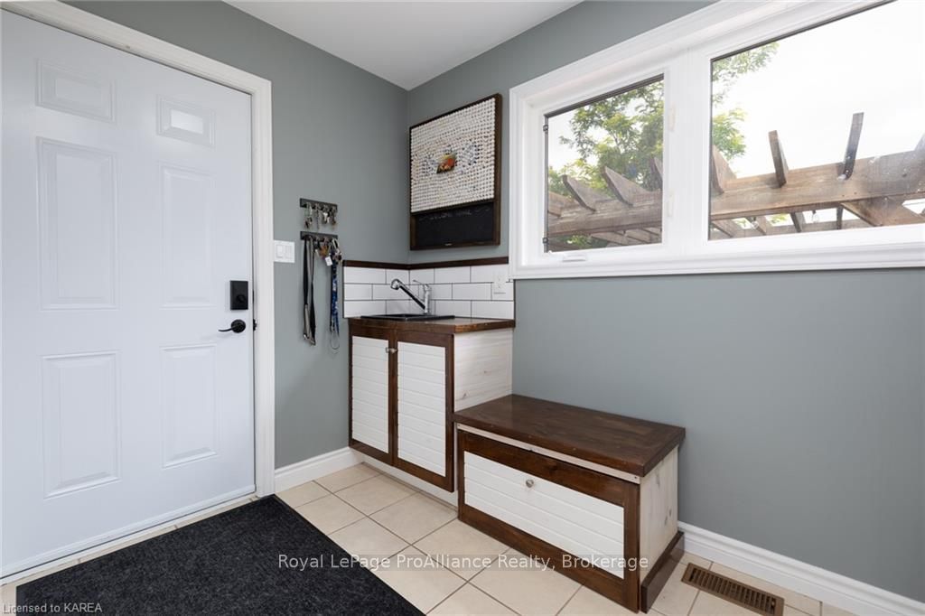 Photo 11 of 407 Dean Smith Road, Frontenac, Frontenac South — HOMEH