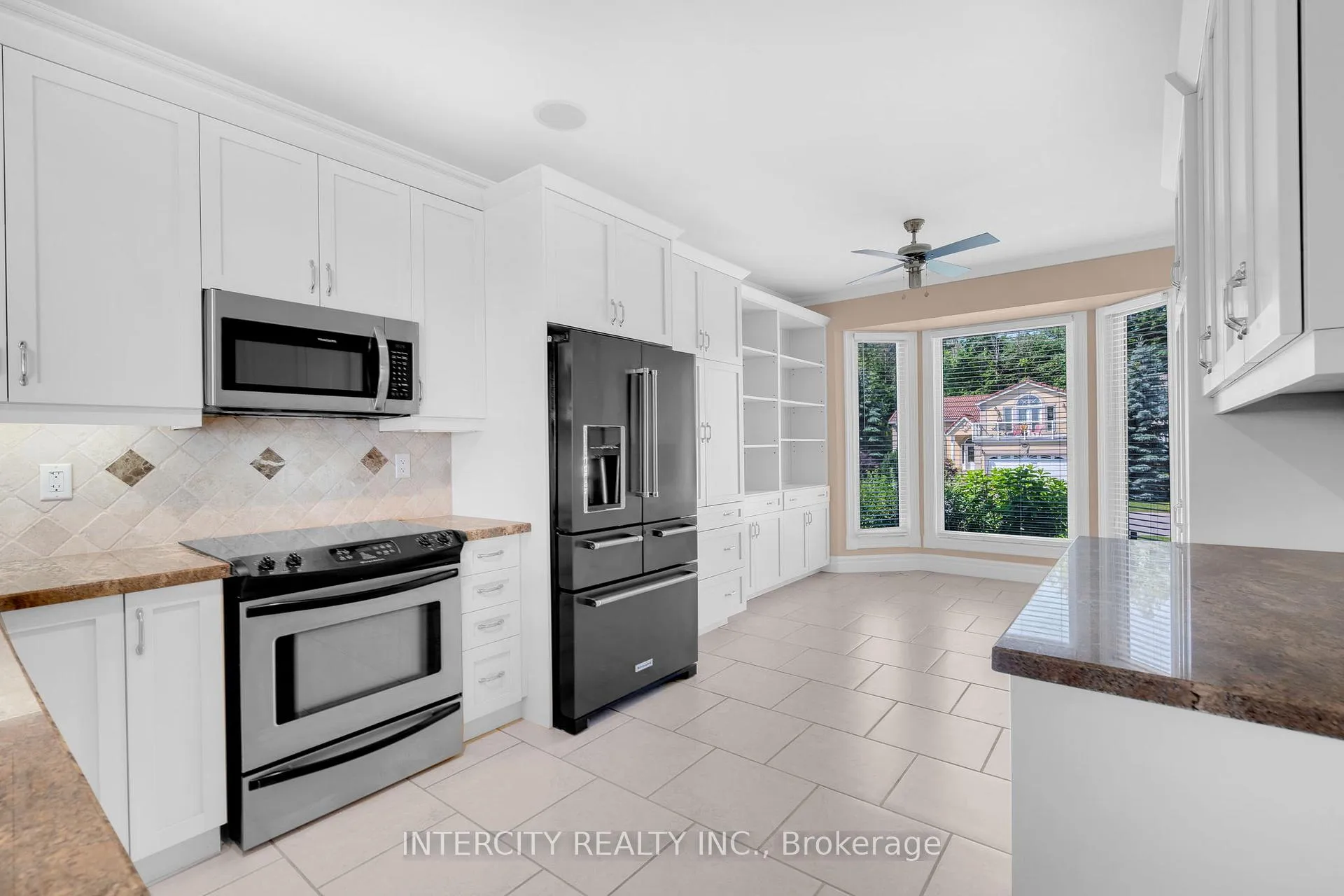Photo 8 of 679 Aberdeen Boulevard, Midland — HOMEH
