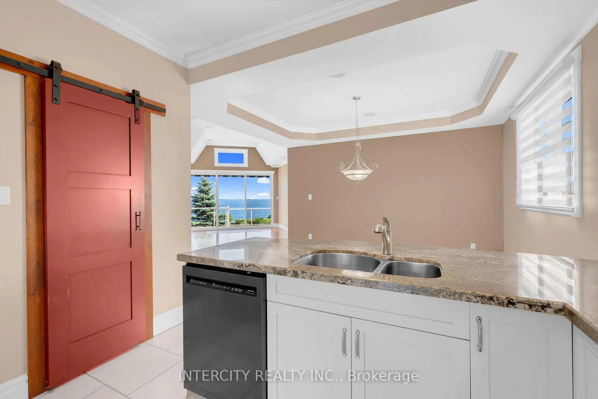 Photo 10 of 679 Aberdeen Boulevard, Midland — HOMEH