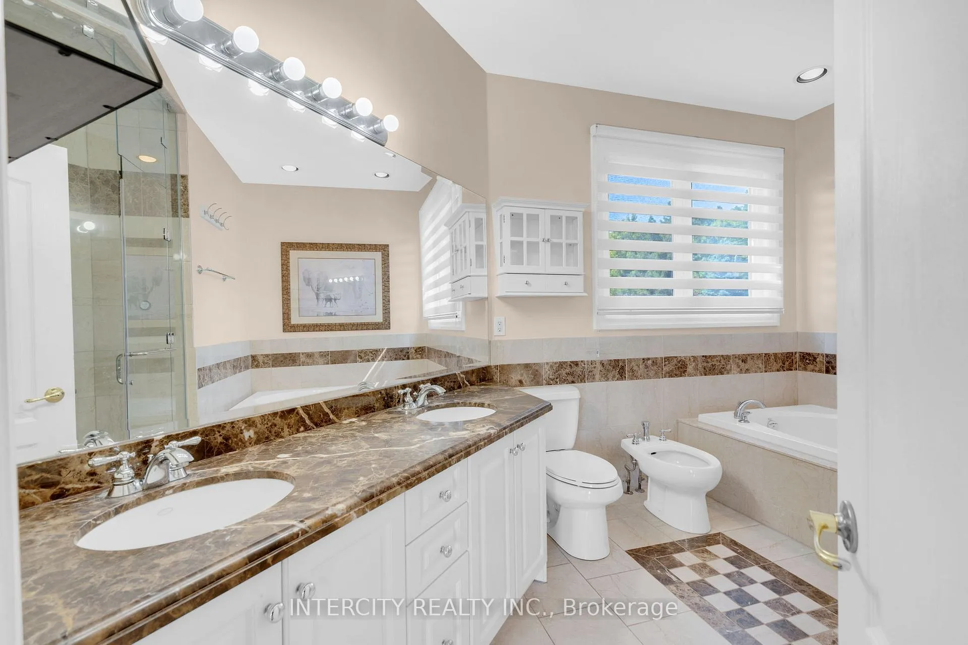 Photo 13 of 679 Aberdeen Boulevard, Midland — HOMEH