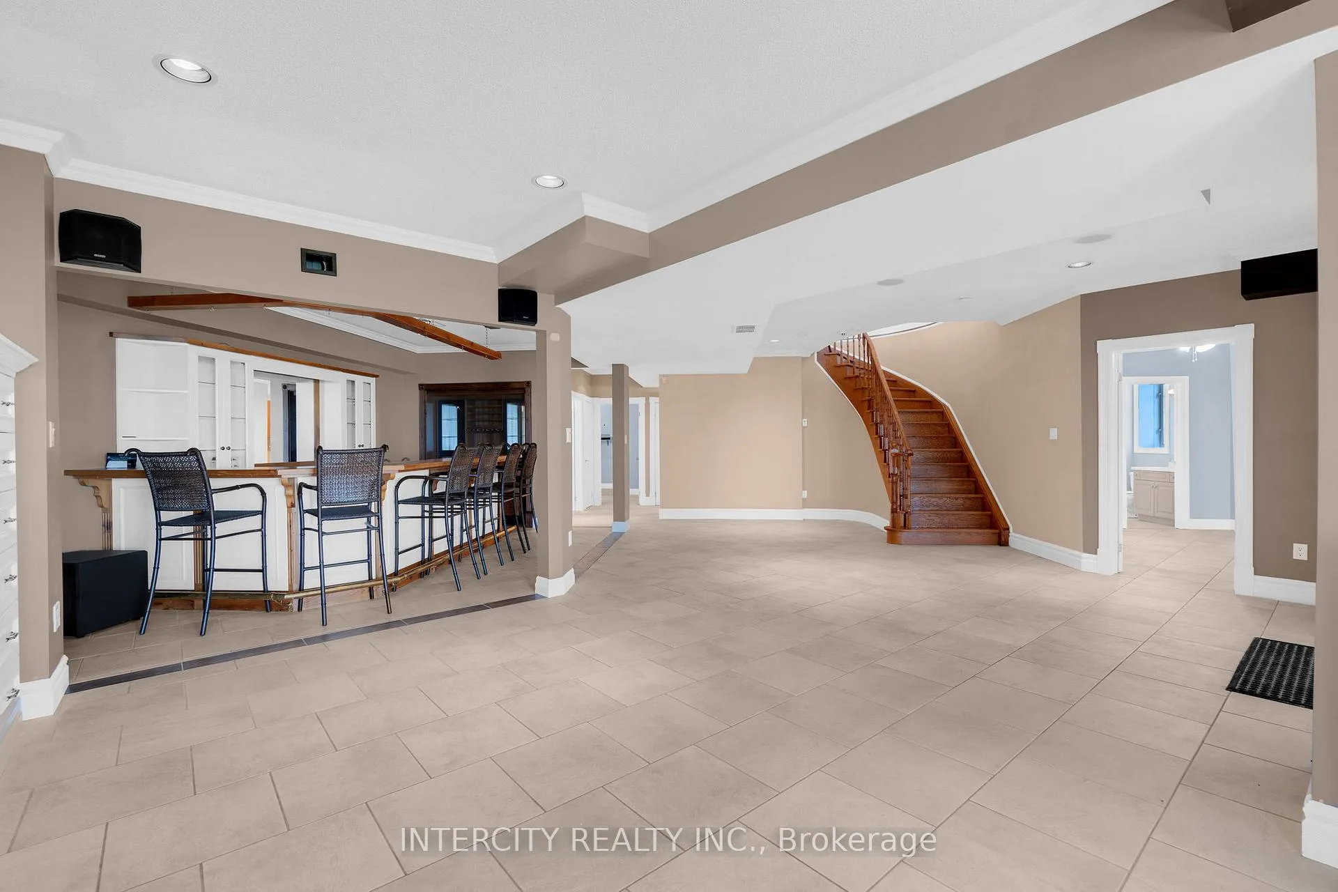 Photo 16 of 679 Aberdeen Boulevard, Midland — HOMEH