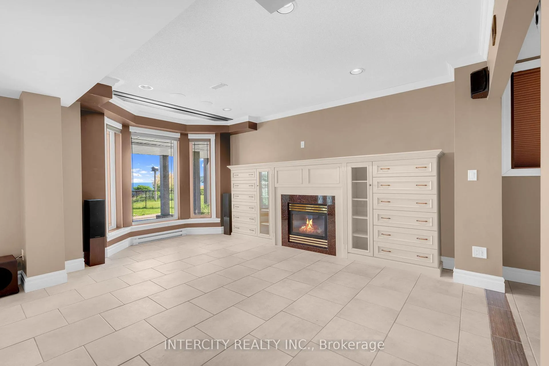 Photo 17 of 679 Aberdeen Boulevard, Midland — HOMEH