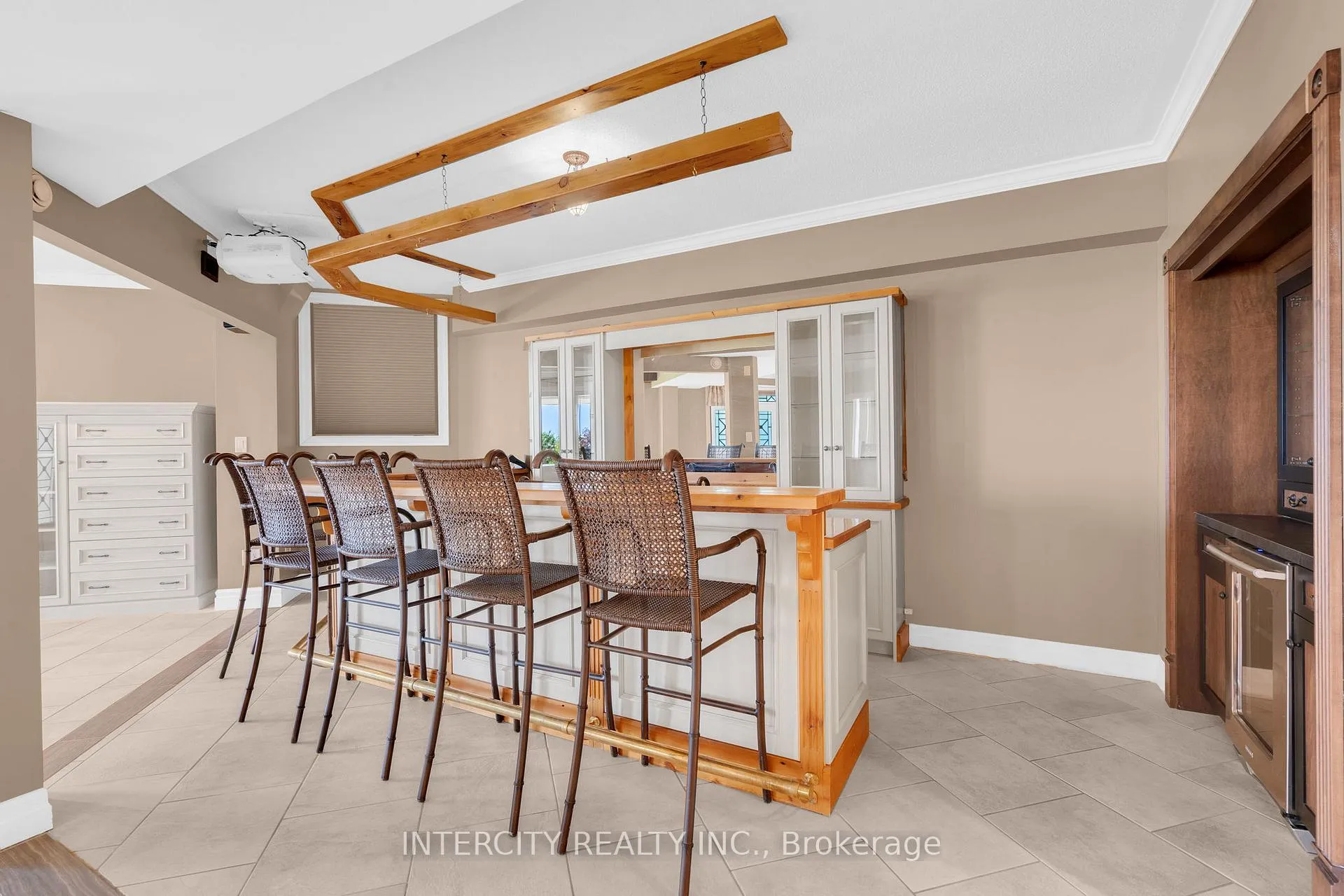 Photo 18 of 679 Aberdeen Boulevard, Midland — HOMEH