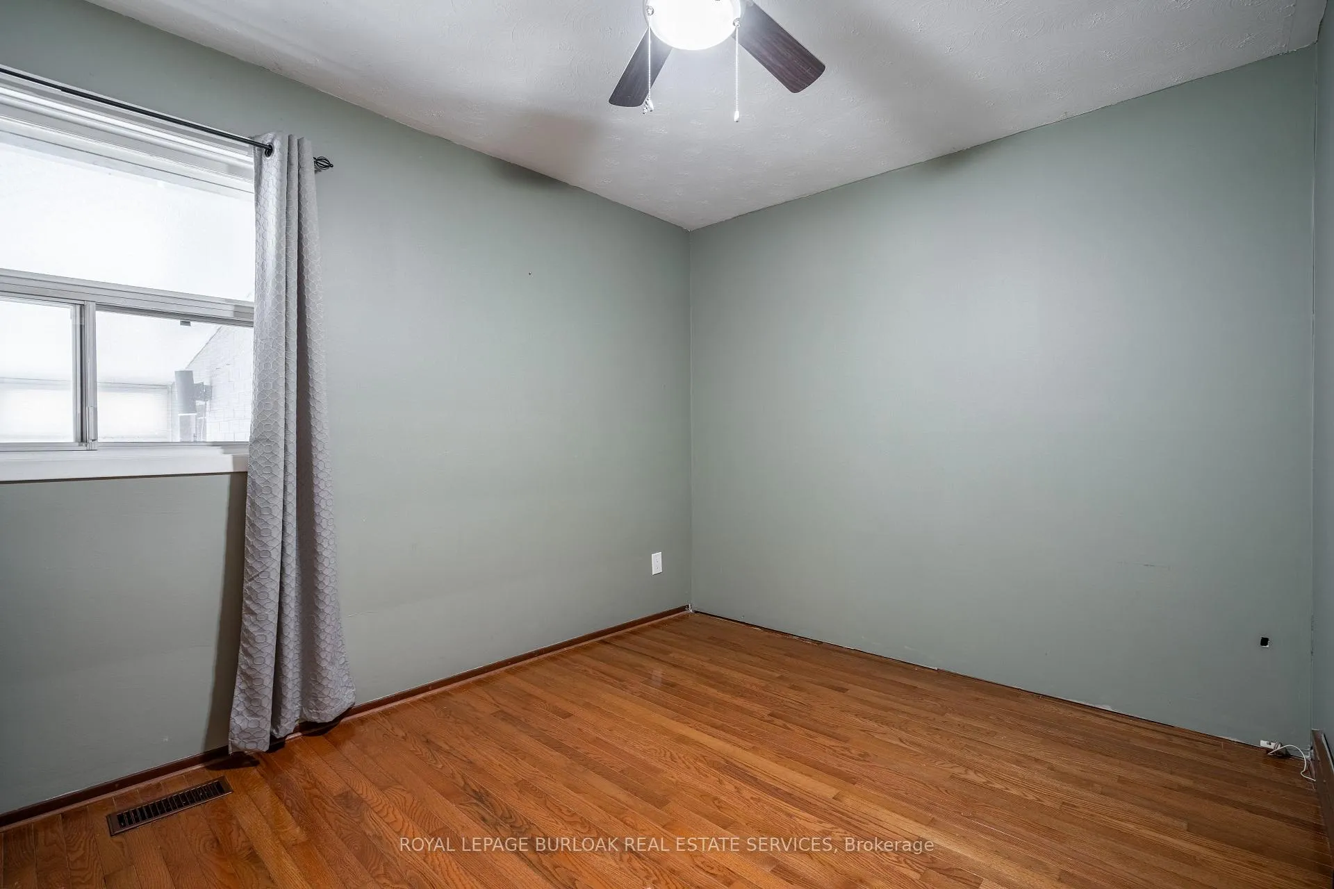 Photo 14 of 71 Fielding Crescent, Hamilton, Lawfield — HOMEH
