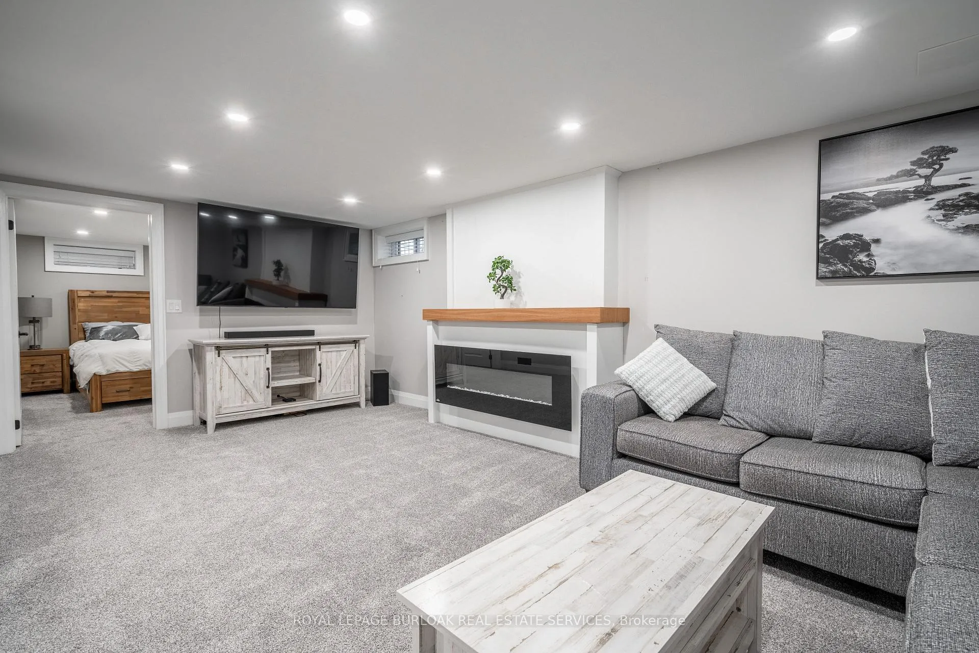Photo 16 of 71 Fielding Crescent, Hamilton, Lawfield — HOMEH