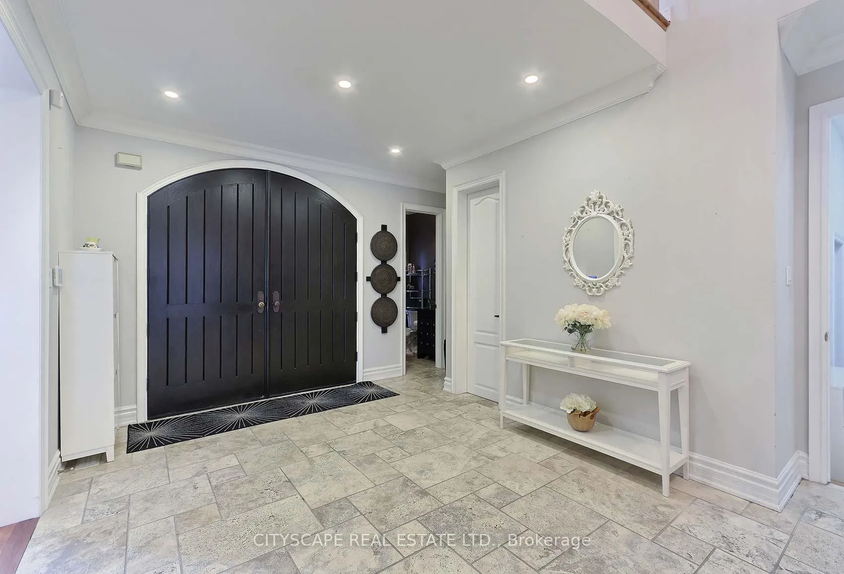 Photo 4 of 60 Lipa Drive, Vaughan, East Woodbridge — HOMEH