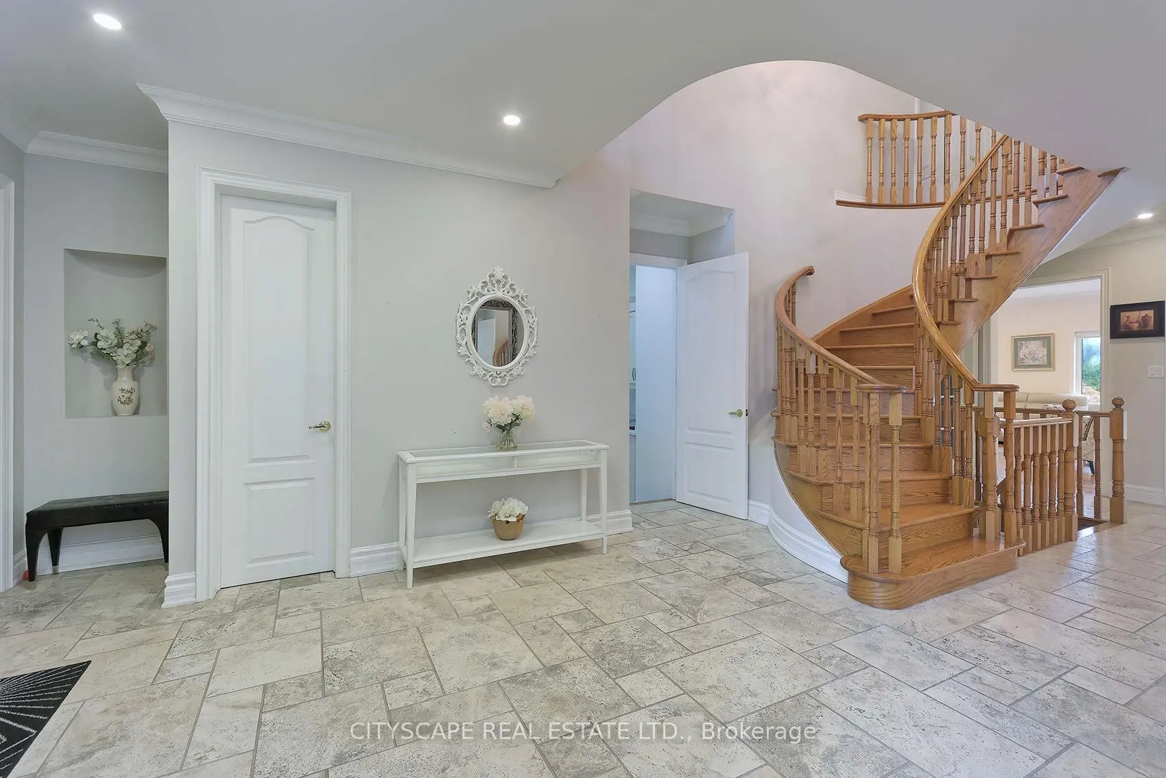 Photo 6 of 60 Lipa Drive, Vaughan, East Woodbridge — HOMEH