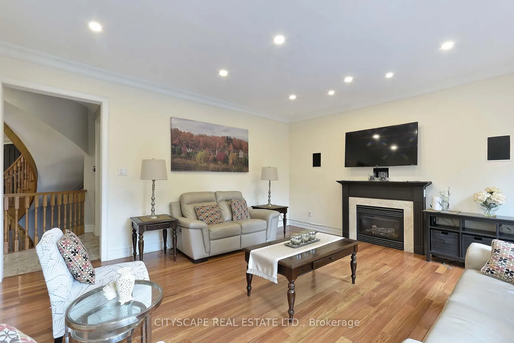 Photo 10 of 60 Lipa Drive, Vaughan, East Woodbridge — HOMEH