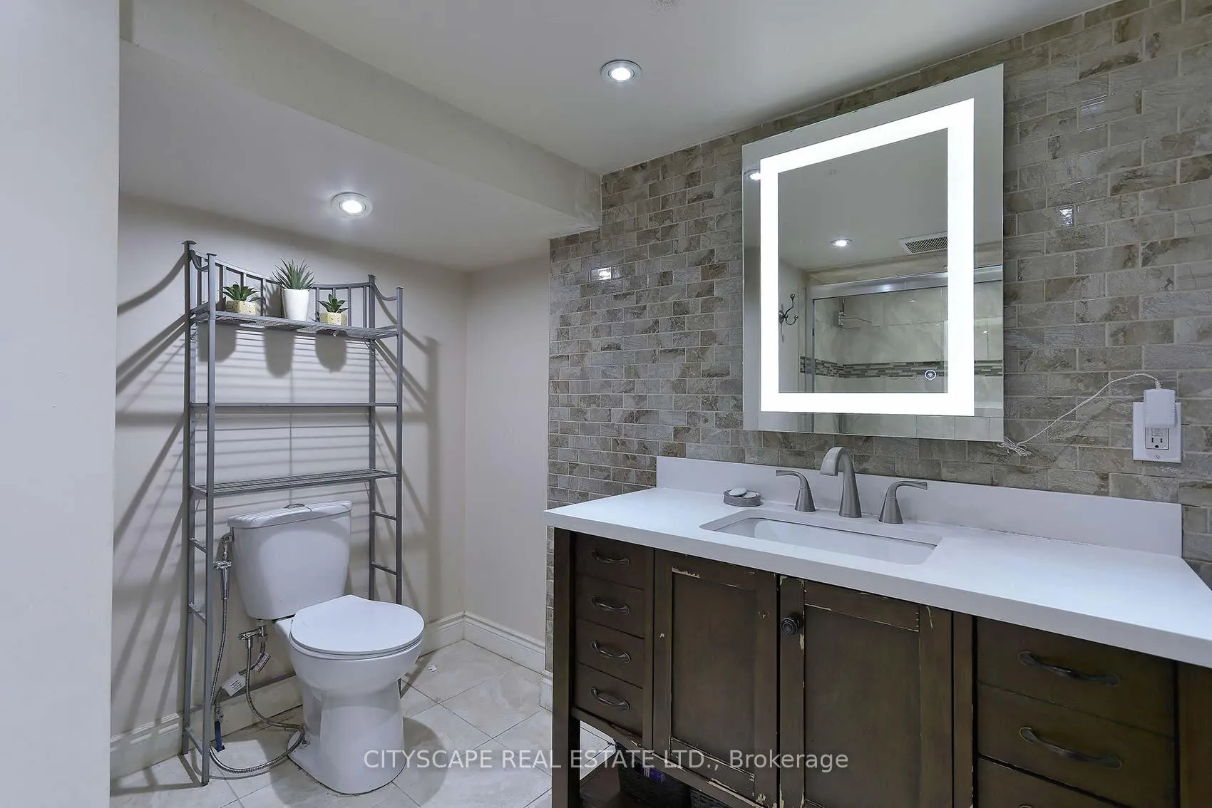 Photo 31 of 60 Lipa Drive, Vaughan, East Woodbridge — HOMEH