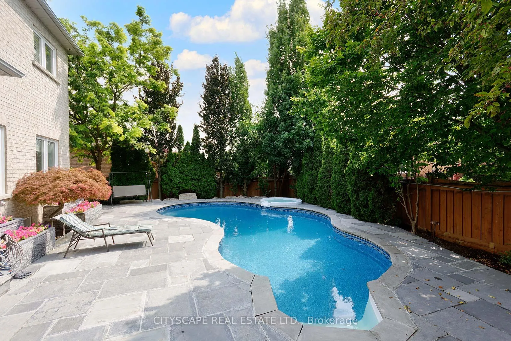 Photo 37 of 60 Lipa Drive, Vaughan, East Woodbridge — HOMEH
