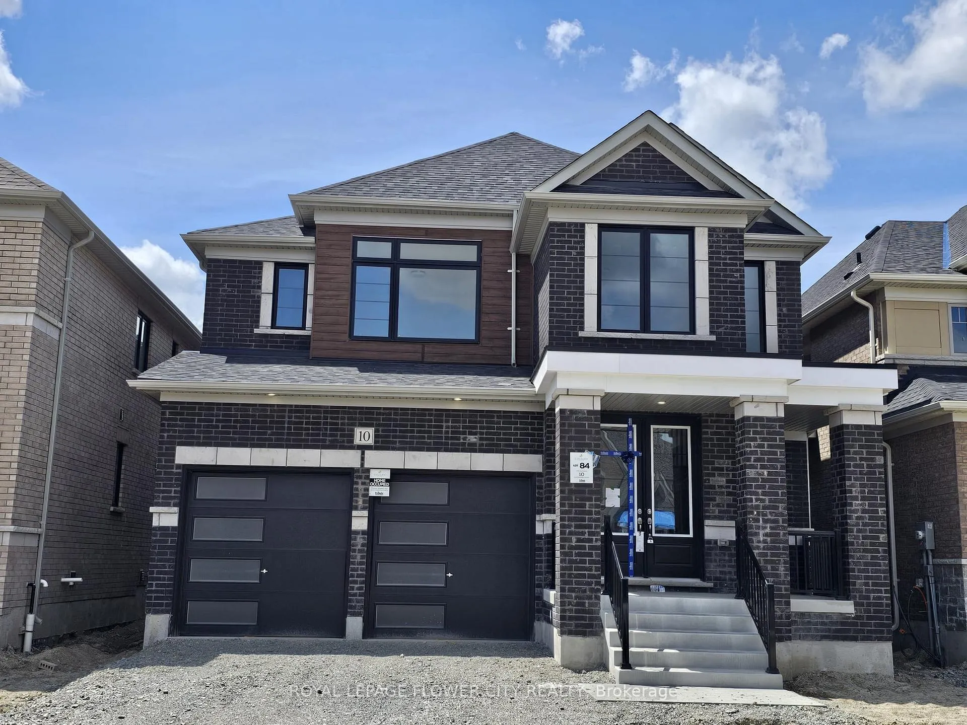 Front of 10 Hummingbird Grove