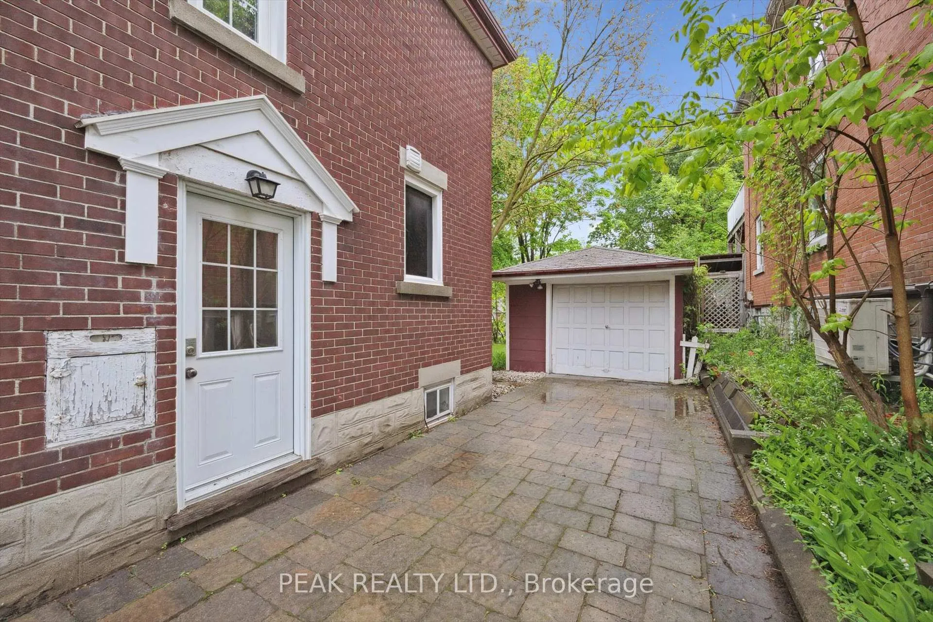 Photo 33 of 162 Moore Street, Waterloo — HOMEH