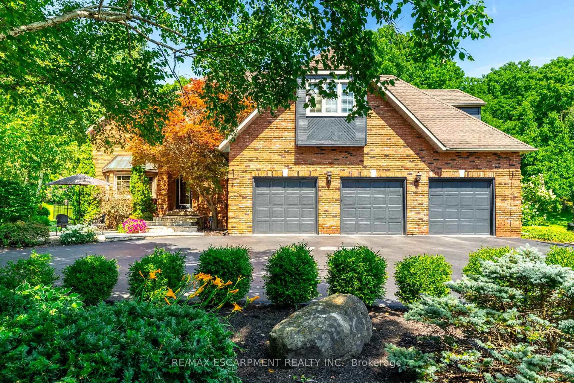 Photo 1 of 47 Woodend Drive, Hamilton, Rural Flamborough — HOMEH