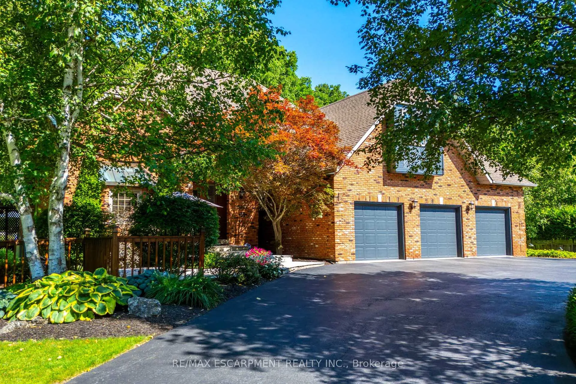 Photo 3 of 47 Woodend Drive, Hamilton, Rural Flamborough — HOMEH