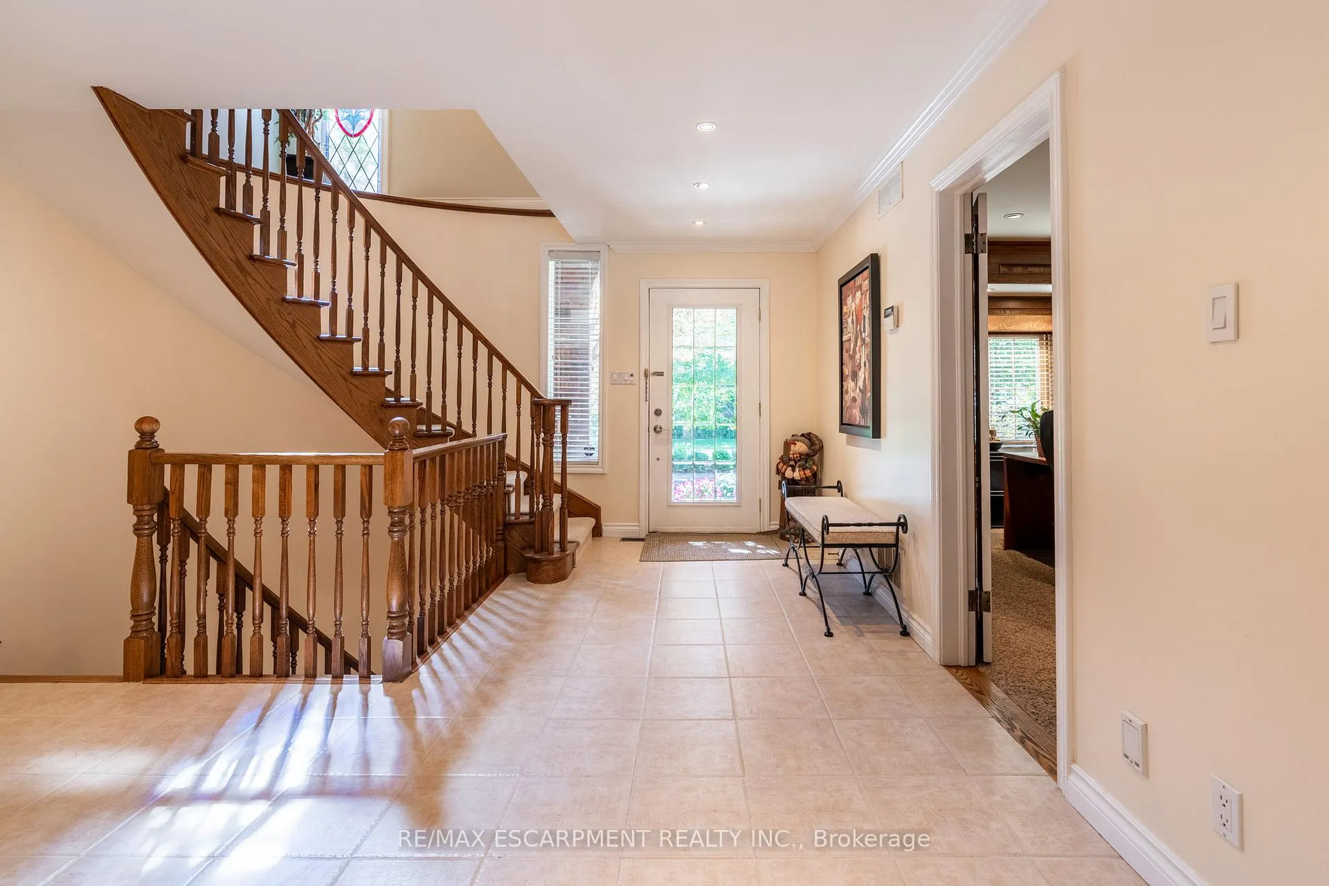 Photo 5 of 47 Woodend Drive, Hamilton, Rural Flamborough — HOMEH