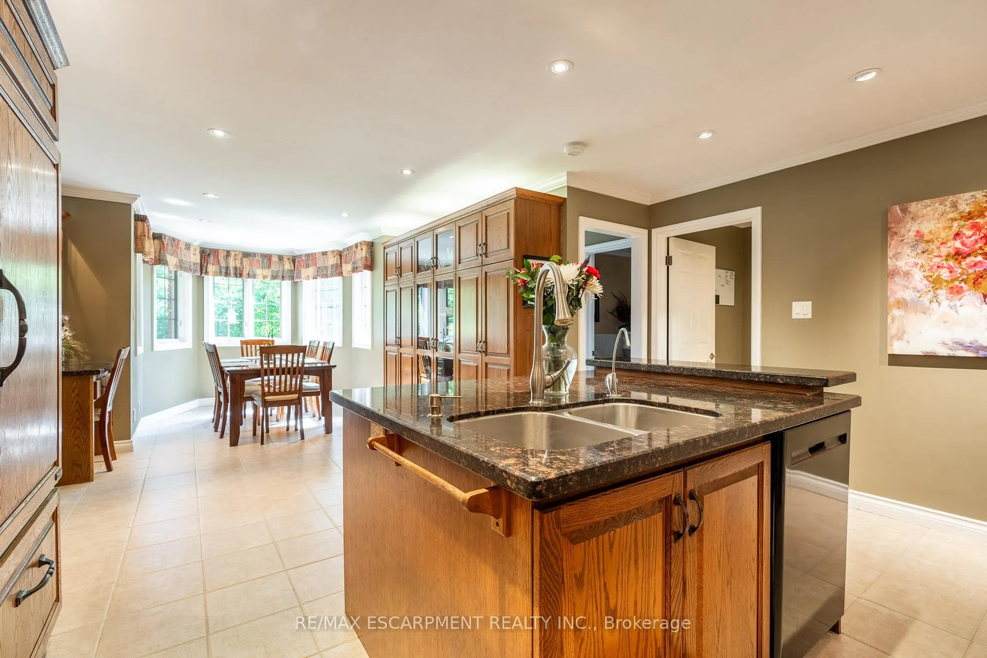Photo 12 of 47 Woodend Drive, Hamilton, Rural Flamborough — HOMEH