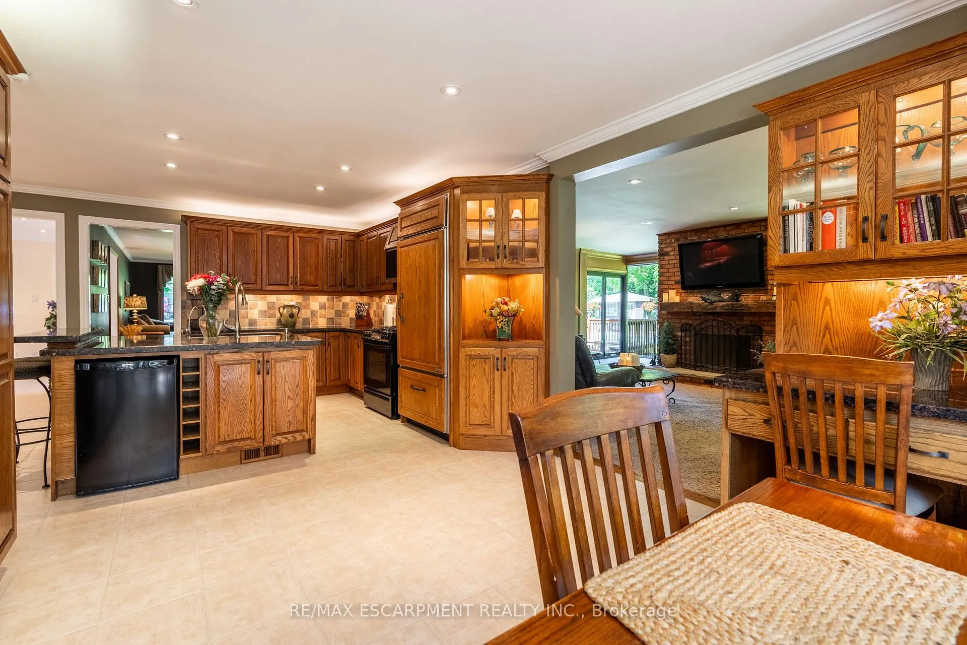 Photo 14 of 47 Woodend Drive, Hamilton, Rural Flamborough — HOMEH