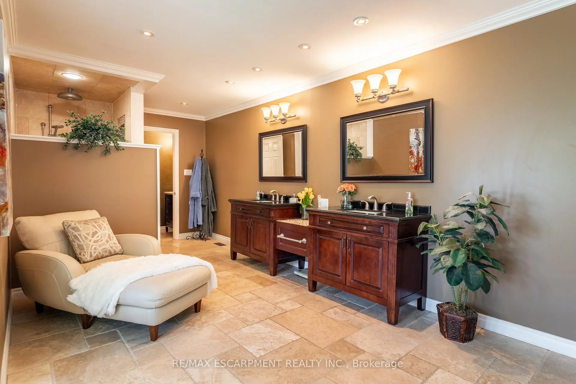 Photo 25 of 47 Woodend Drive, Hamilton, Rural Flamborough — HOMEH