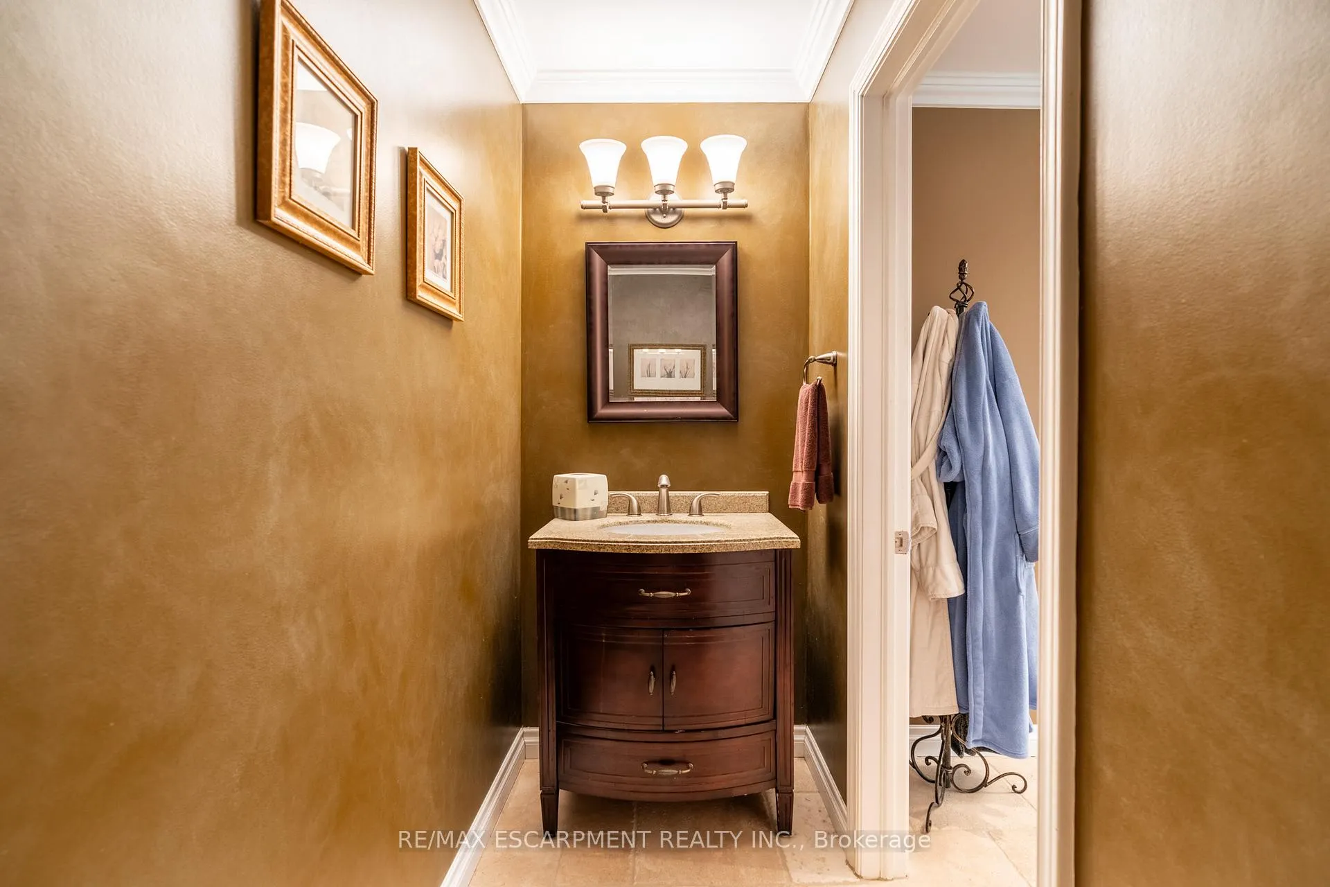 Photo 26 of 47 Woodend Drive, Hamilton, Rural Flamborough — HOMEH