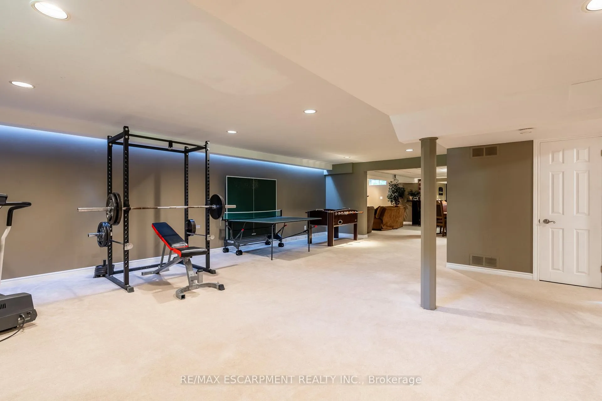 Photo 32 of 47 Woodend Drive, Hamilton, Rural Flamborough — HOMEH