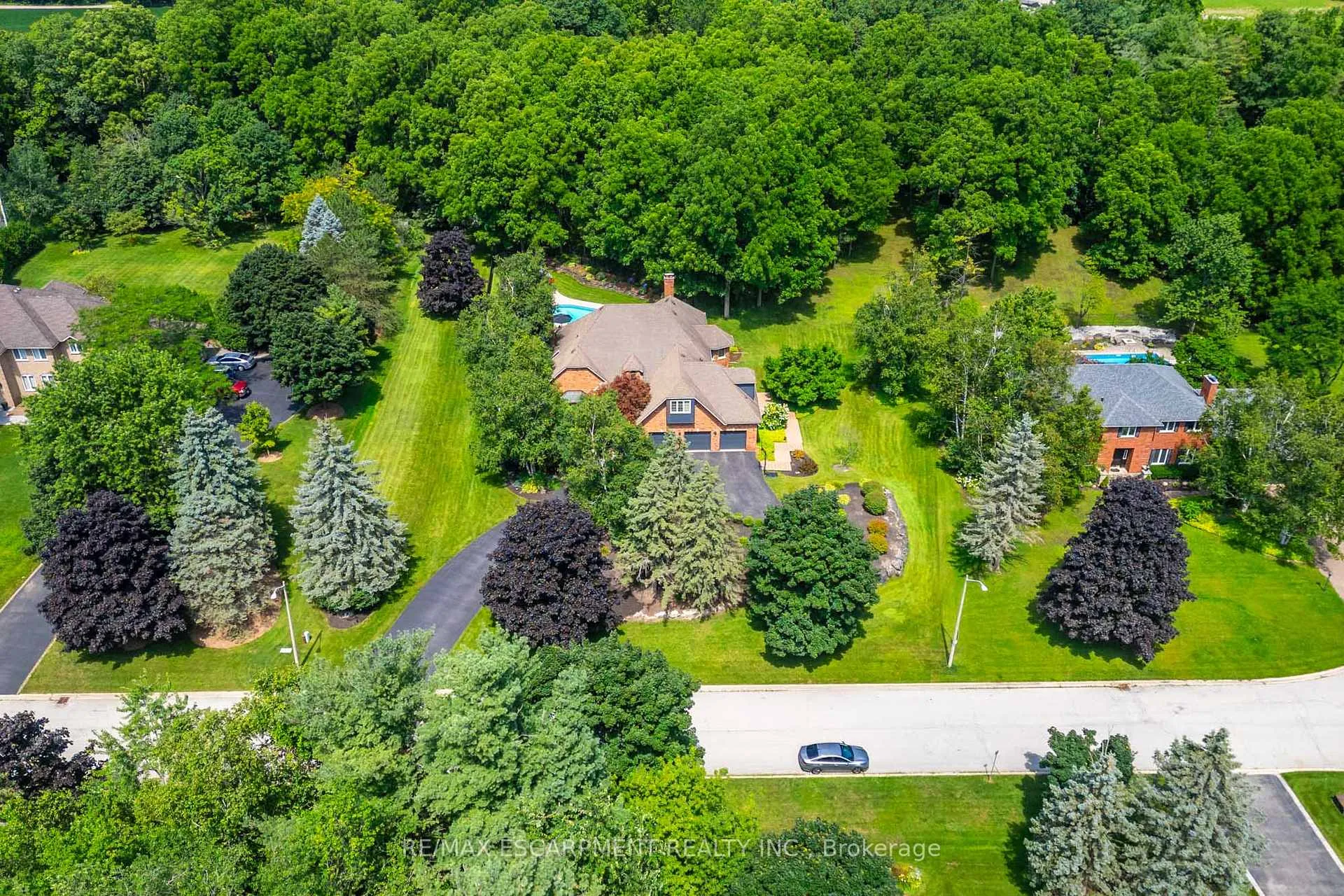 Photo 39 of 47 Woodend Drive, Hamilton, Rural Flamborough — HOMEH