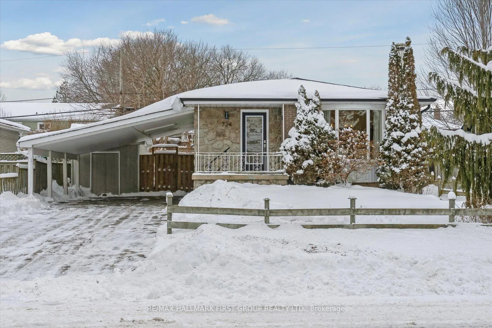 Front of 724 Balaton Avenue