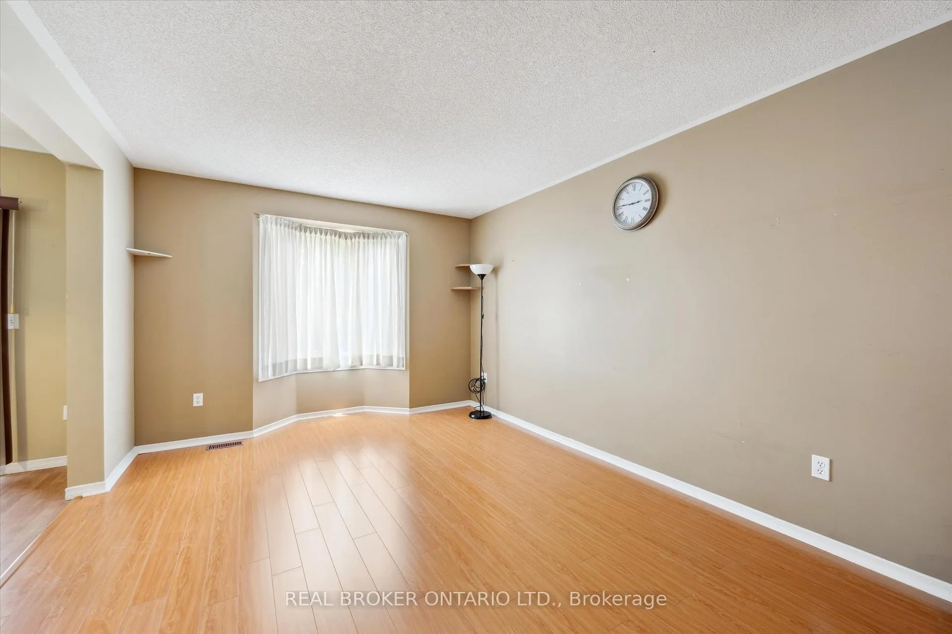 Photo 8 of 451 Citadel Court, Waterloo — HOMEH