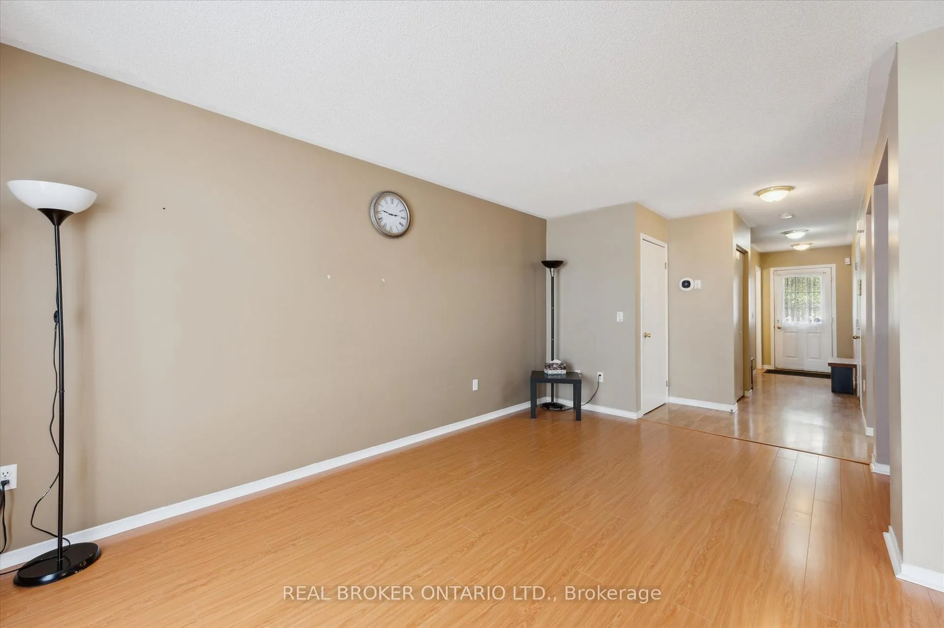 Photo 11 of 451 Citadel Court, Waterloo — HOMEH
