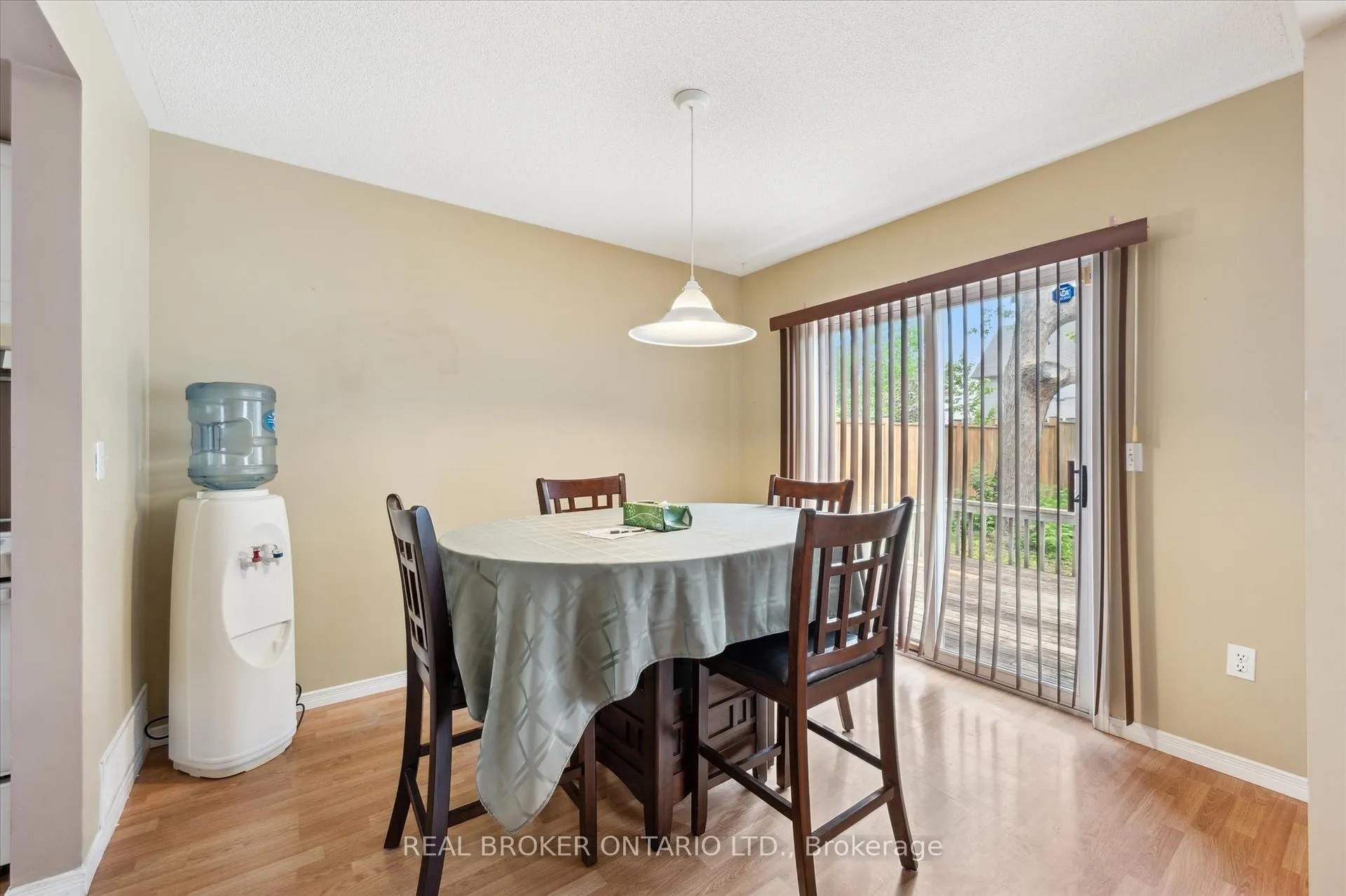 Photo 12 of 451 Citadel Court, Waterloo — HOMEH