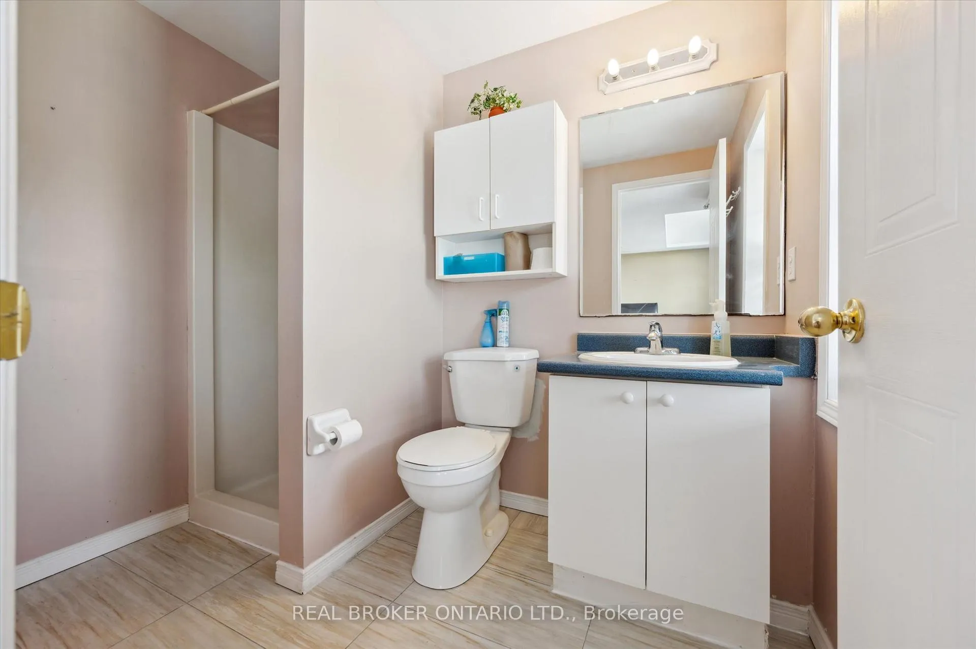Photo 20 of 451 Citadel Court, Waterloo — HOMEH